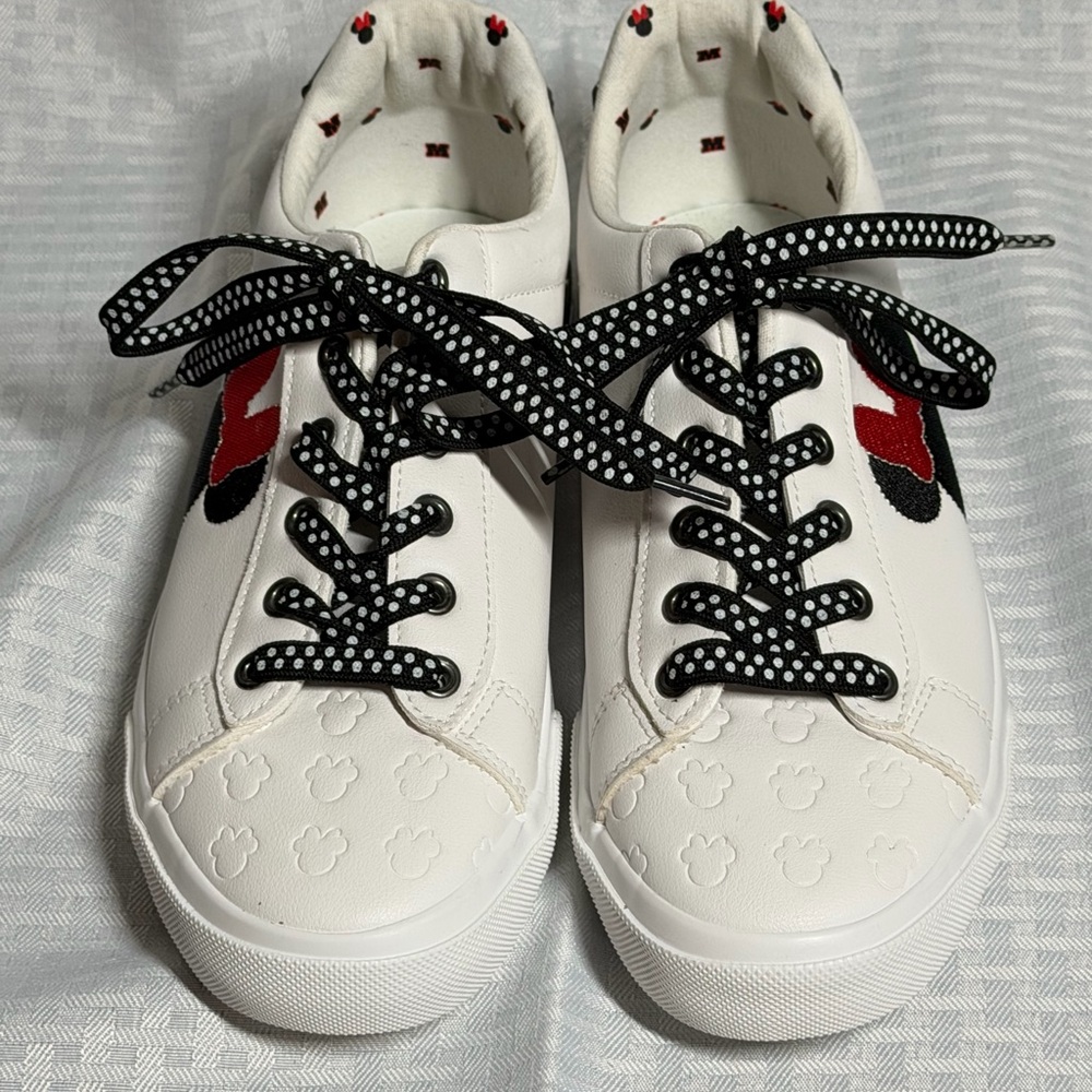 White Minnie Mouse Sneakers with Black Polka Dot Laces size 8, change purse, hat